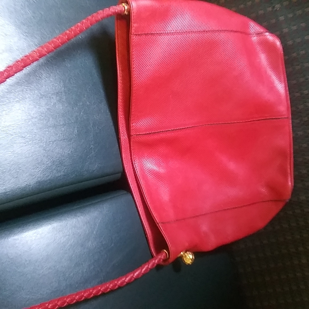 SOLD. 💕Bottega Veneta Red Leather Intrecciato Hobo Bag - Picture 2 of 15